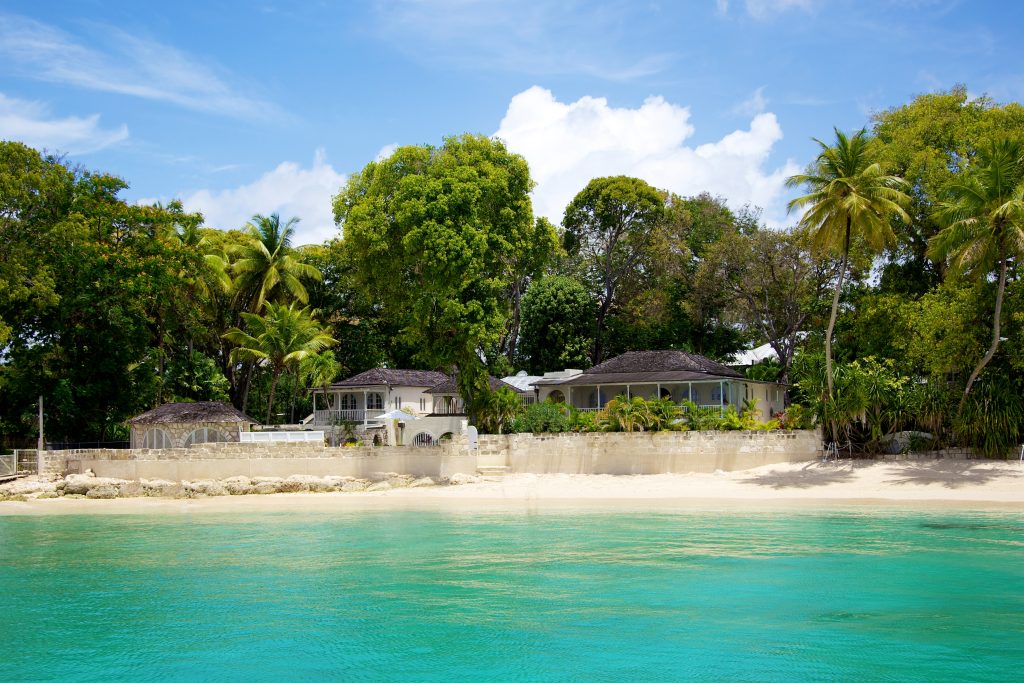 Landfall Landfall villa sitting right on the white sandy beach