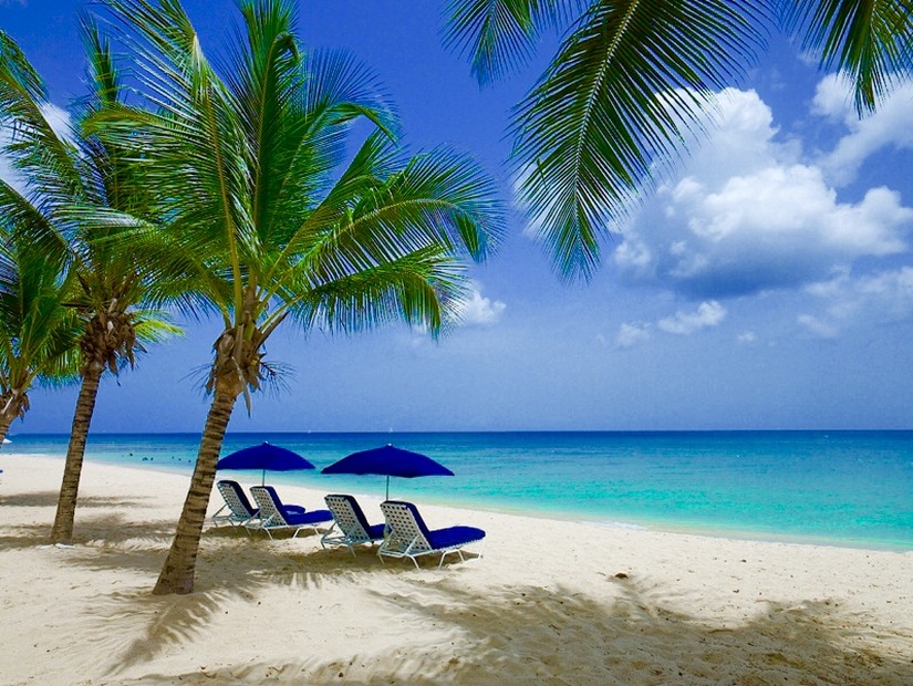 Paynes Bay Beach in Barbados