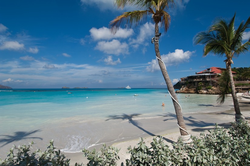 On of the best white sand Caribbean beaches is St jean for its surrounding tropical beauty and crystallized turquoise waters