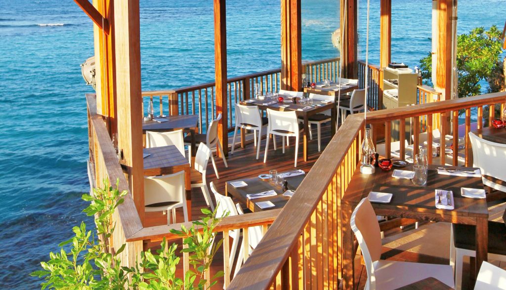 Enjoy a delicious meal here is St Barths, overlooking the glistening Caribbean ocean. During your stay in our St barts Villas, it is generally accepted to tip in restaurants between 10 and 20% depending on the service.