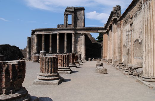 Ruins in Pompeii Ruins in Pompeii