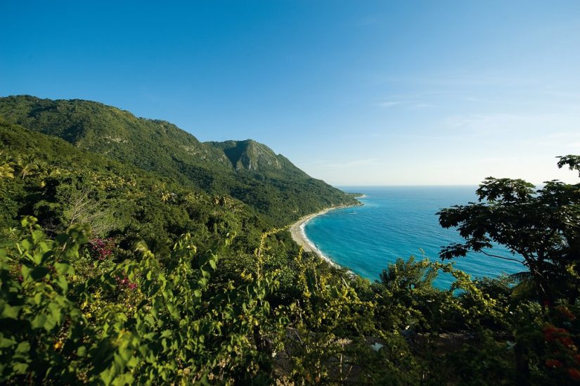 Enjoy the vivacious views and tropical surroundings as you spend endless days on the powdery beaches The best resorts in the Dominican Republic are laced around the Coastline, overlooking the glistening Caribbean Sea