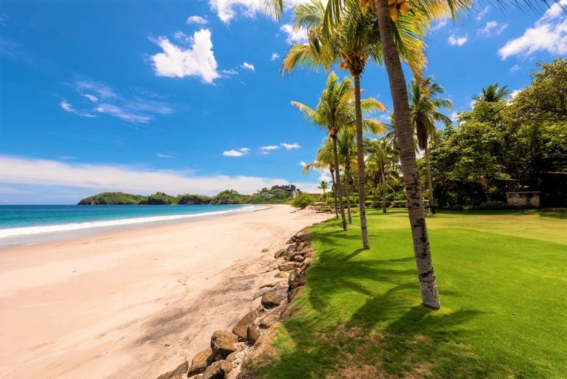 Each coastline offers a variety of sugar-fine sandy beaches or surf spots for you to experience. The best things to do in Costa Rica is to simply relax on the beach and soak in the tranquil ambiance surrounding you