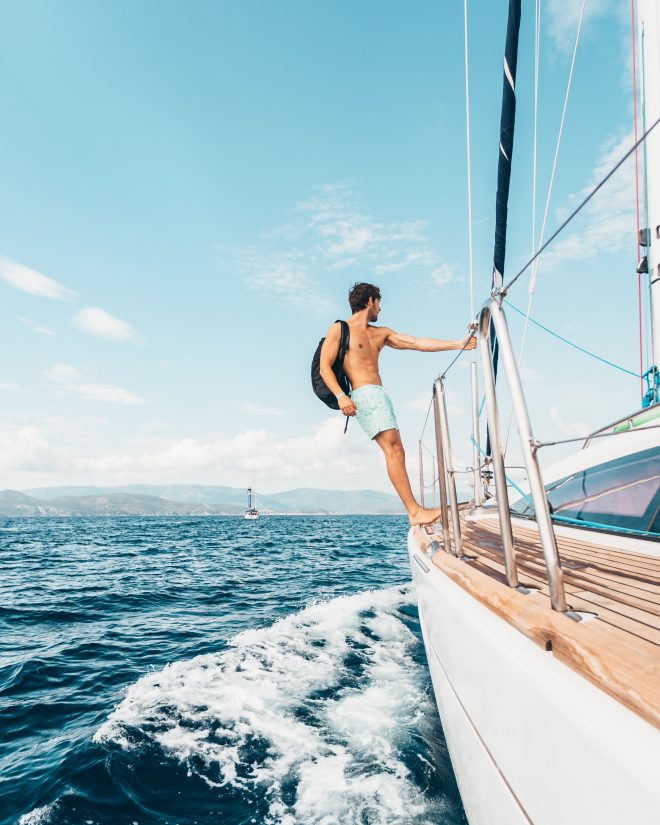 Island hopping is easy in the Bahamas, simply hop on a private boat trip and spend a day touring the island If you are wondering what to do in the Bahamas, let the boast decide as you hop from one island to the next