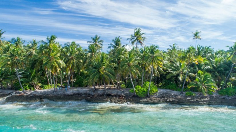 Each coastline offers a variety of sugar-fine sandy beaches or surf spots for you to experience. The best things to do in Costa Rica is to simply relax on the beach and soak in the tranquil ambiance surrounding you
