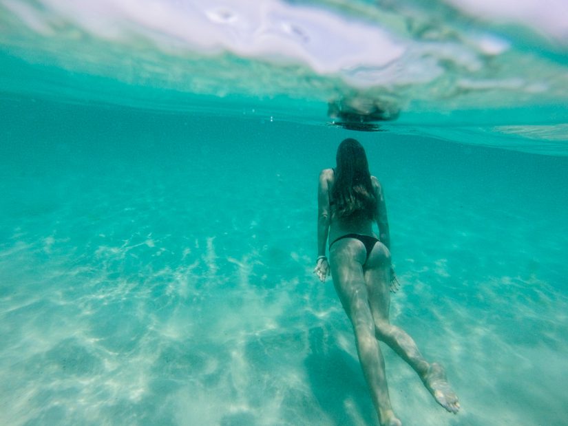 With crystallized waters and mild temperatures, this is the perfect place to enjoy some exciting water sport activities. Experience some of the best grand Cayman scuba diving in these turquoise waters
