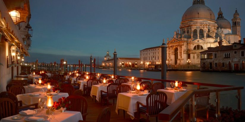 With panoramic views over the Grand Canal, and tantalizing cuisine at hand, there is no better way to experience Venice Club Del Doge is considered one of the best fine-dining Venetian Restaurants in Venice Italy