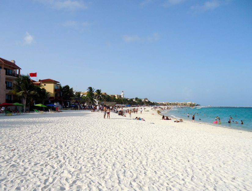 With a sugar-fine sandy shoreline and crystal-clear turquoise water, a day on the beach is perfect in Playa Del Carmen Playa Del Carmen is one of the best beaches and best places to vacation in Mexico during your next vacation