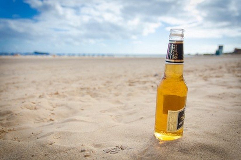 cooler-beer-on-beach