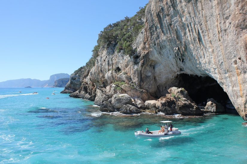 Boating is a great way to visit places in Italy places in Italy