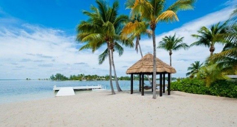 beach at treasure cove grand cayman