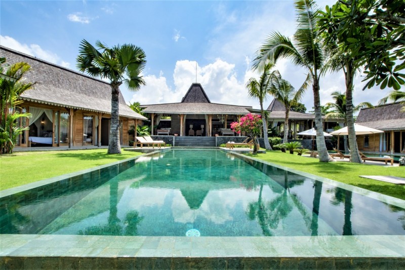 Villa-Mannao-8-bedroom-private-villa-Bali-Indonesia