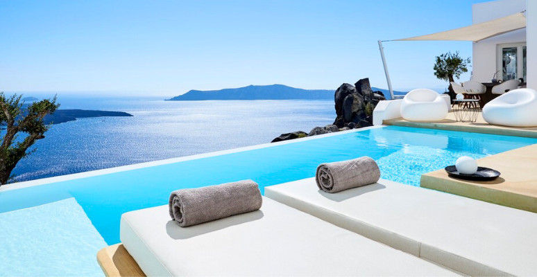 Luxury Villas in Greece