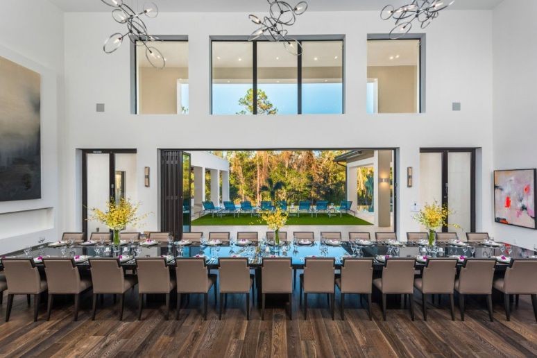 Dining area at Isole in Orlando for a corporate retreat