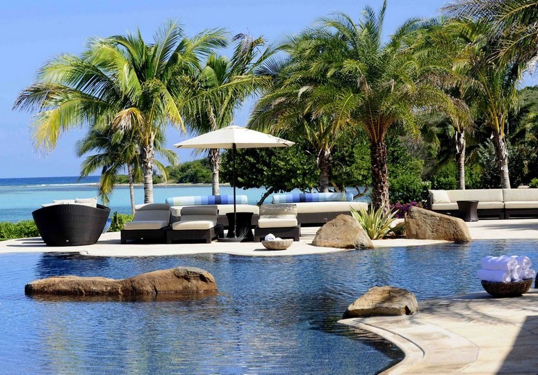 The beach club pool at Oil nut Bay