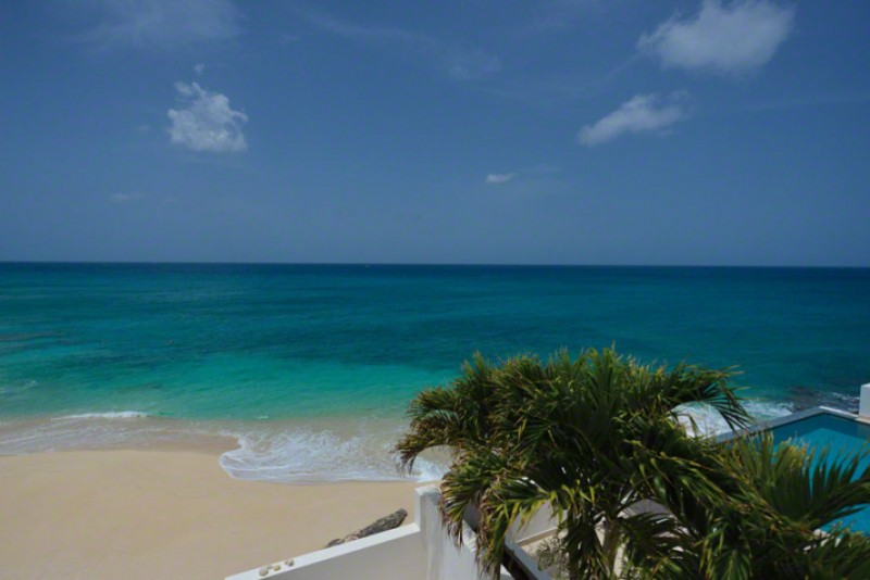 St Martin Beaches - Cupecoy Beach is both sandy and rocky and popular with nudists