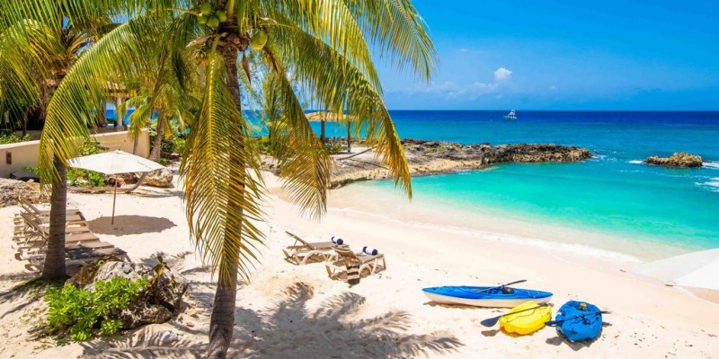 Casa Luna 14 | Cayman Villas | Beachfront Villas