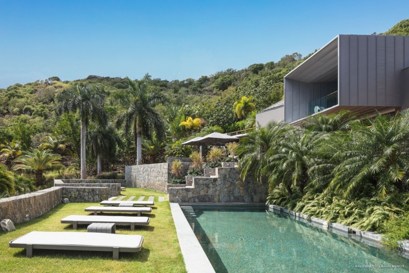 Pool area of villa Dunes in St. Barts