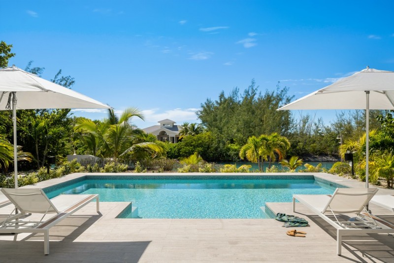 Enandi | Luxury Villas | Canal View Villas