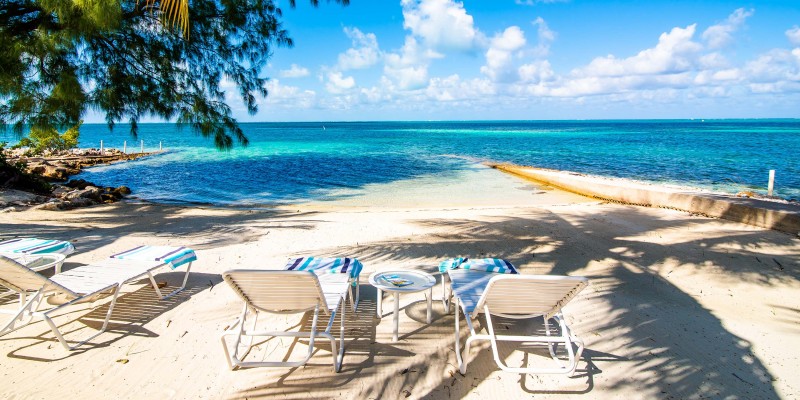 Fingertip-Waterfront Villa-Sandy Point-Cayman Kai