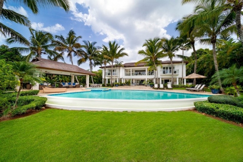 Pool and gardens at La Brisa in Casa de Campo, DR