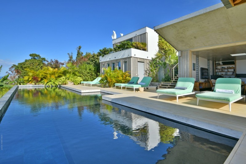 view of pool and villa