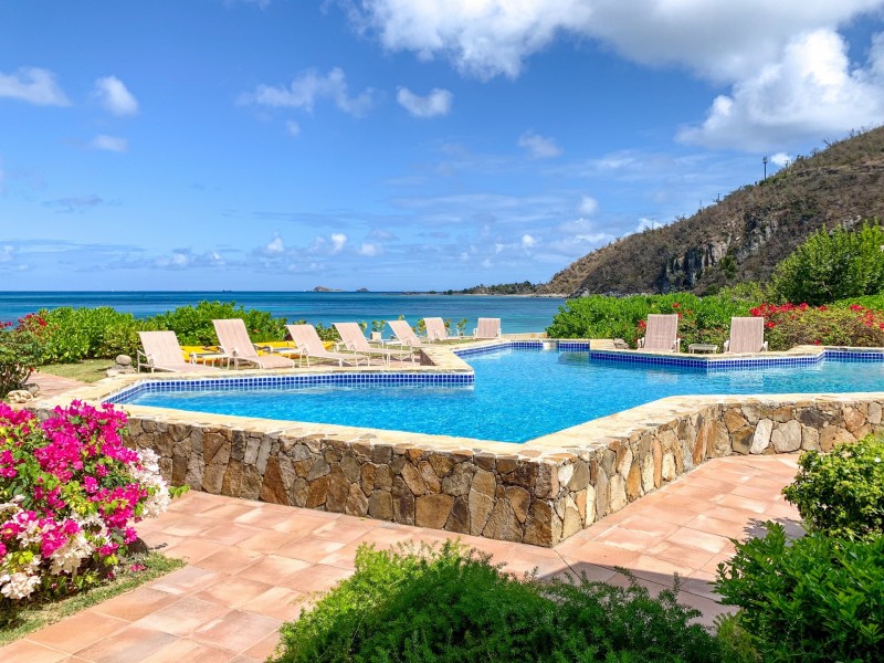 Sand Castle - 5 Bedrooms - Beachfront