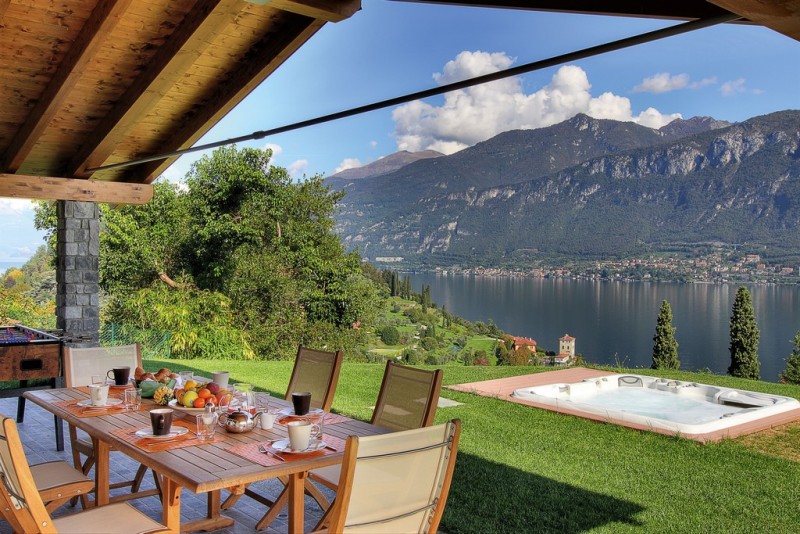 Villa Sissi features a stunning pool and jacuzzi