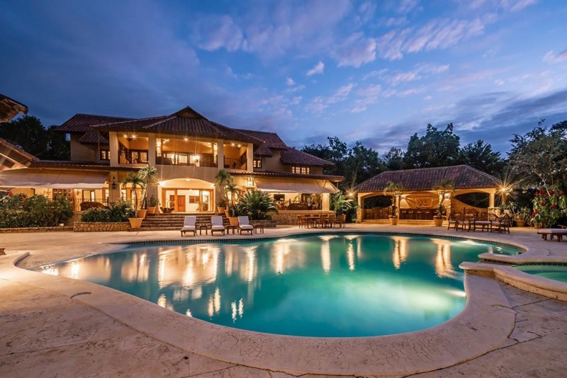 view of pool and villa