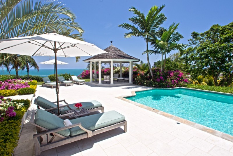 Gazebo, private pool and shaded sun loungers