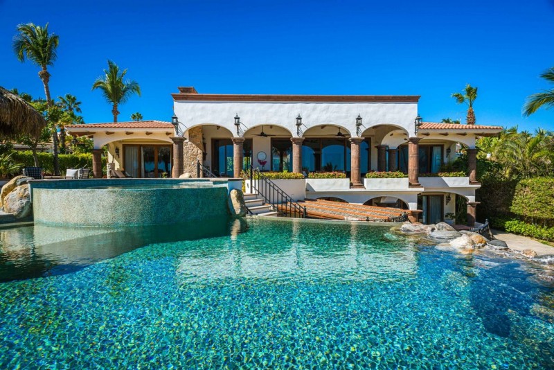 view of pool and villa
