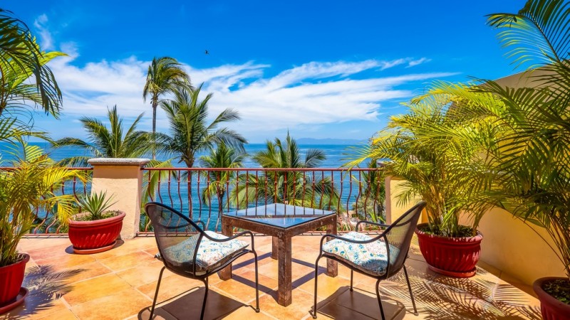 view of terrace with sea in the background