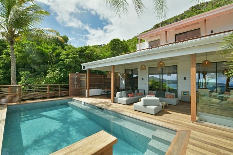 view of villa and pool