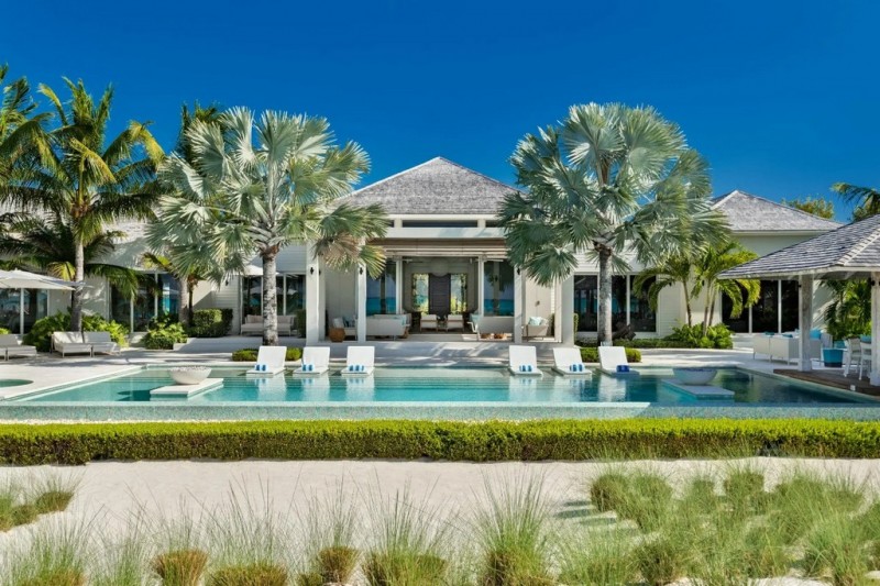 view of pool and villa