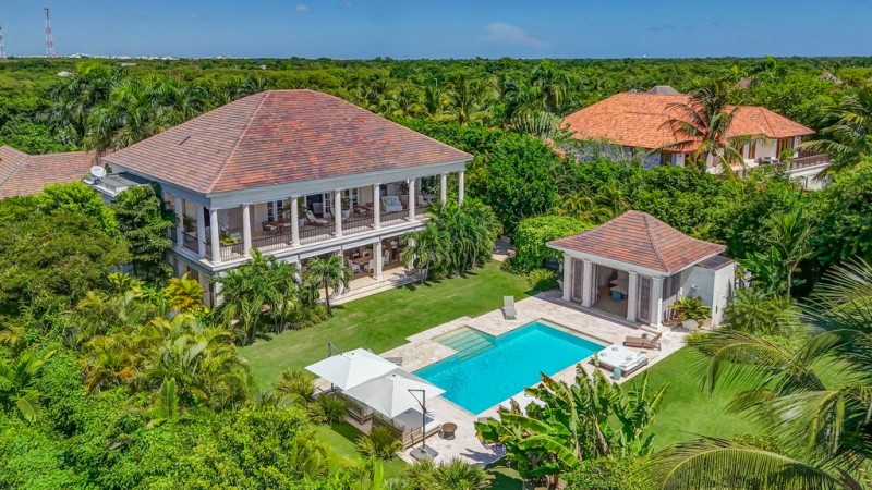 view of villa and pool