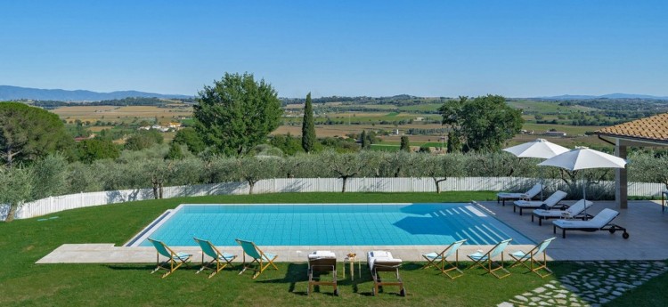 Vikida | Luxury Villa in Italy | Villa near Cortona