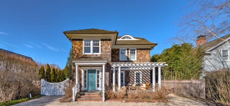 Villa Somerton, a charming 6-bedroom home in Southampton, Long Island, New York