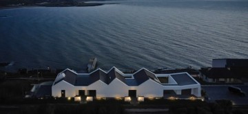 Cliff-Beach-House-.jpg