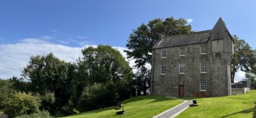 Cliff_River_Lodge_-_Exterior_-_Blue_Sky_-_Landscape.jpeg