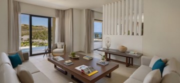 Six-Senses-2.jpg