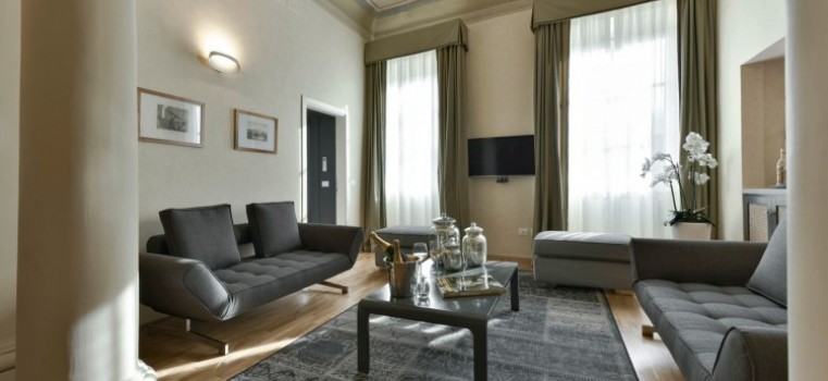 Scudo-Florence-4 Bedroom- Luxurious Villa