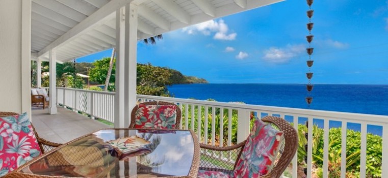 Anini Beach House, wonderful 2-bedroom beachfront villa