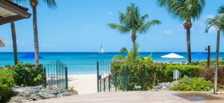 Schooner Bay 205